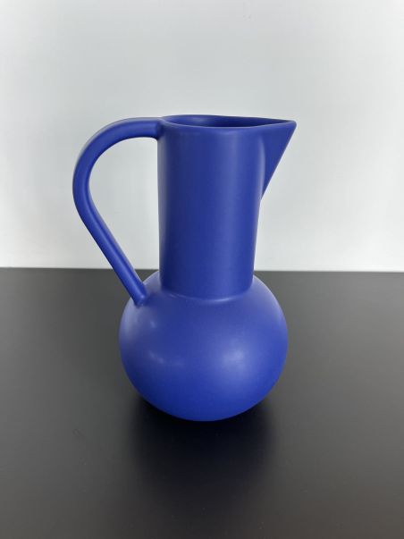 Vase pichet bleu Jug small de Raawii