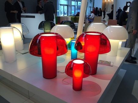 Lampe de table Colette en polycarbonate rouge, S de Pedrali
