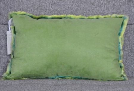 Coussin fausse fourrure Vert - L - Evelyne Prélonge Coussin fausse fourrure Vert - L - Evelyne Prélonge