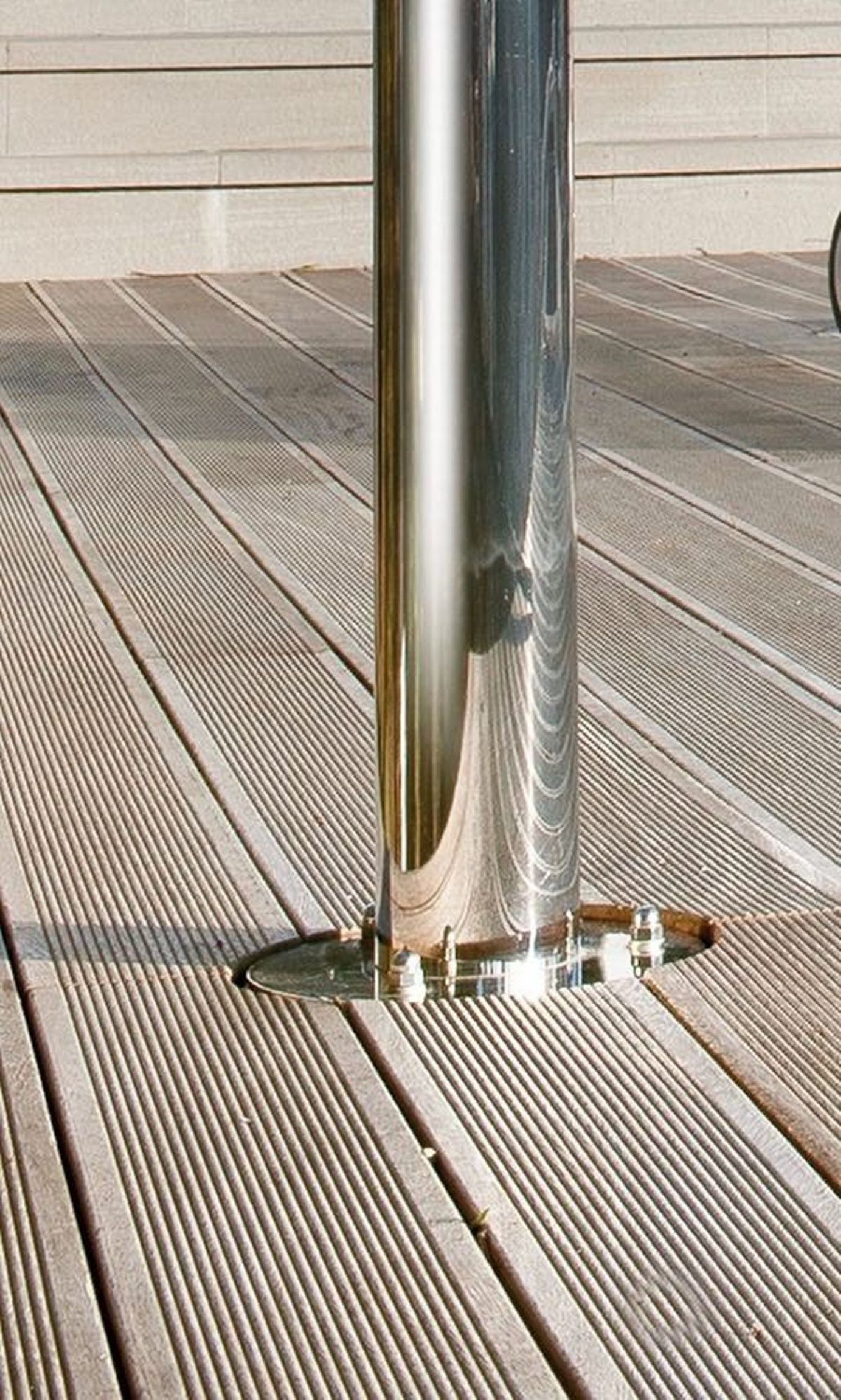 Douche extérieure design en inox Boss B76 M de Fontealta