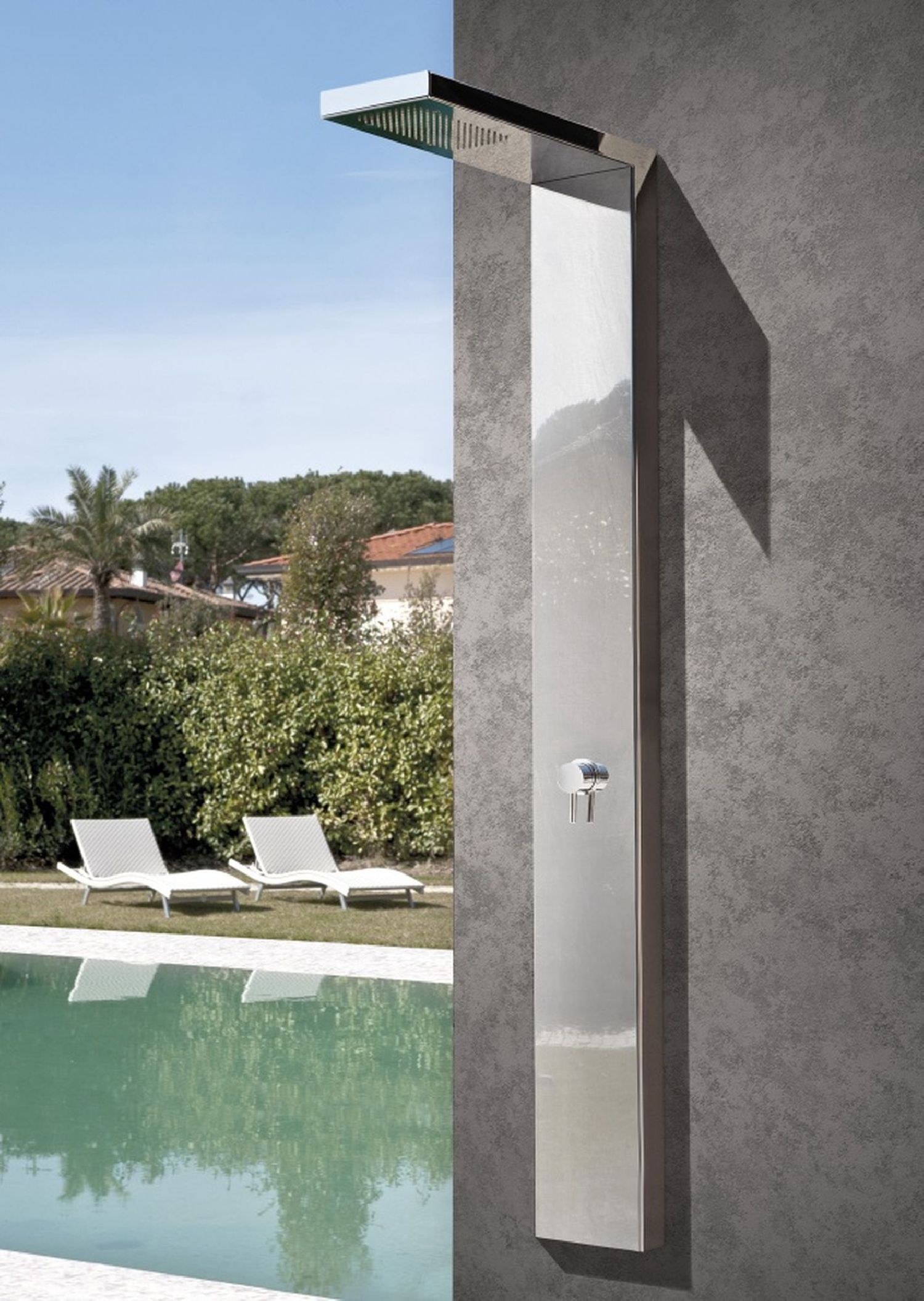 Douche extérieure murale en inox In & Out P22M de Fontealta