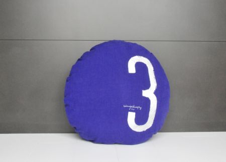 Coussin Design Bed and philosophy en lin Shining Bleu 65 cm 